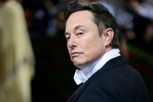 Musk demands weekly reports