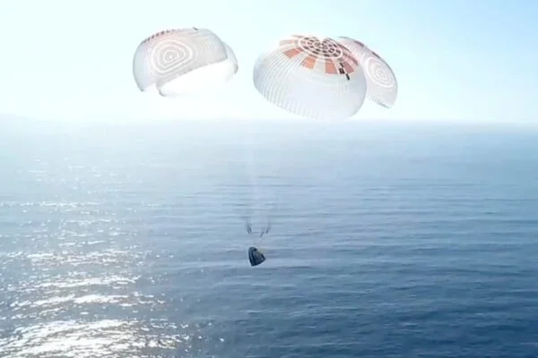 Astronauts Land Safely Pacific