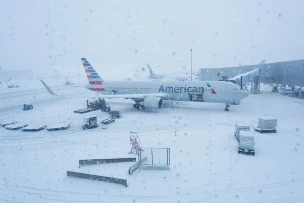 Powerful winter storm US travel disruption