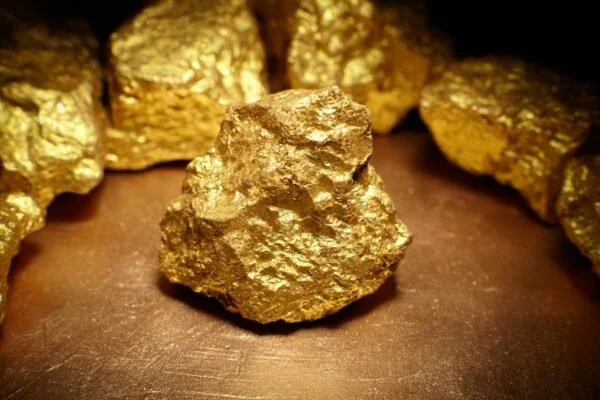 Gold Prices Jump Rs15700