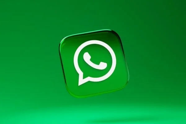 WhatsApp Liquid Glass Mac