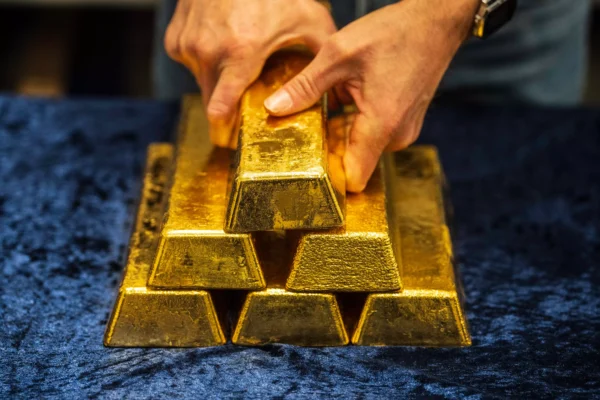 Gold Prices Fall Pakistan